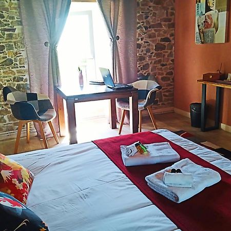 La Synchronicite - Chambres D'Hotes Saint-Sauveur-Villages エクステリア 写真